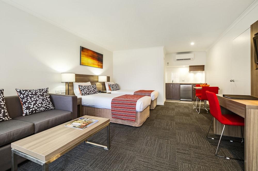 By Nightcap Aparthotel 4*